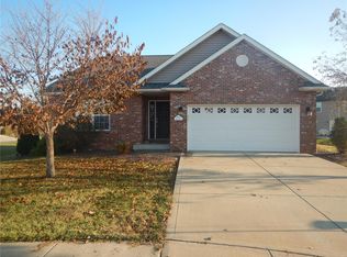 605 Laurelwood Ct, O'Fallon, IL 62269