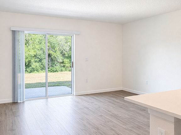 4th image of 764 Preston Cove Dr #1