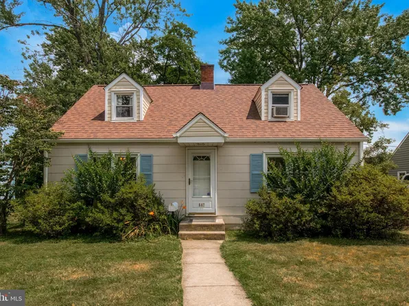 667 Hillcrest Ave, Morrisville, PA 19067