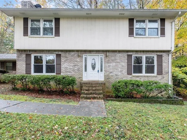 620 Oakstone Way, Roswell, GA 30075