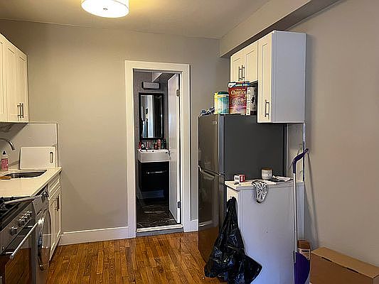 4th image of 291 Pleasant Ave APT 4C