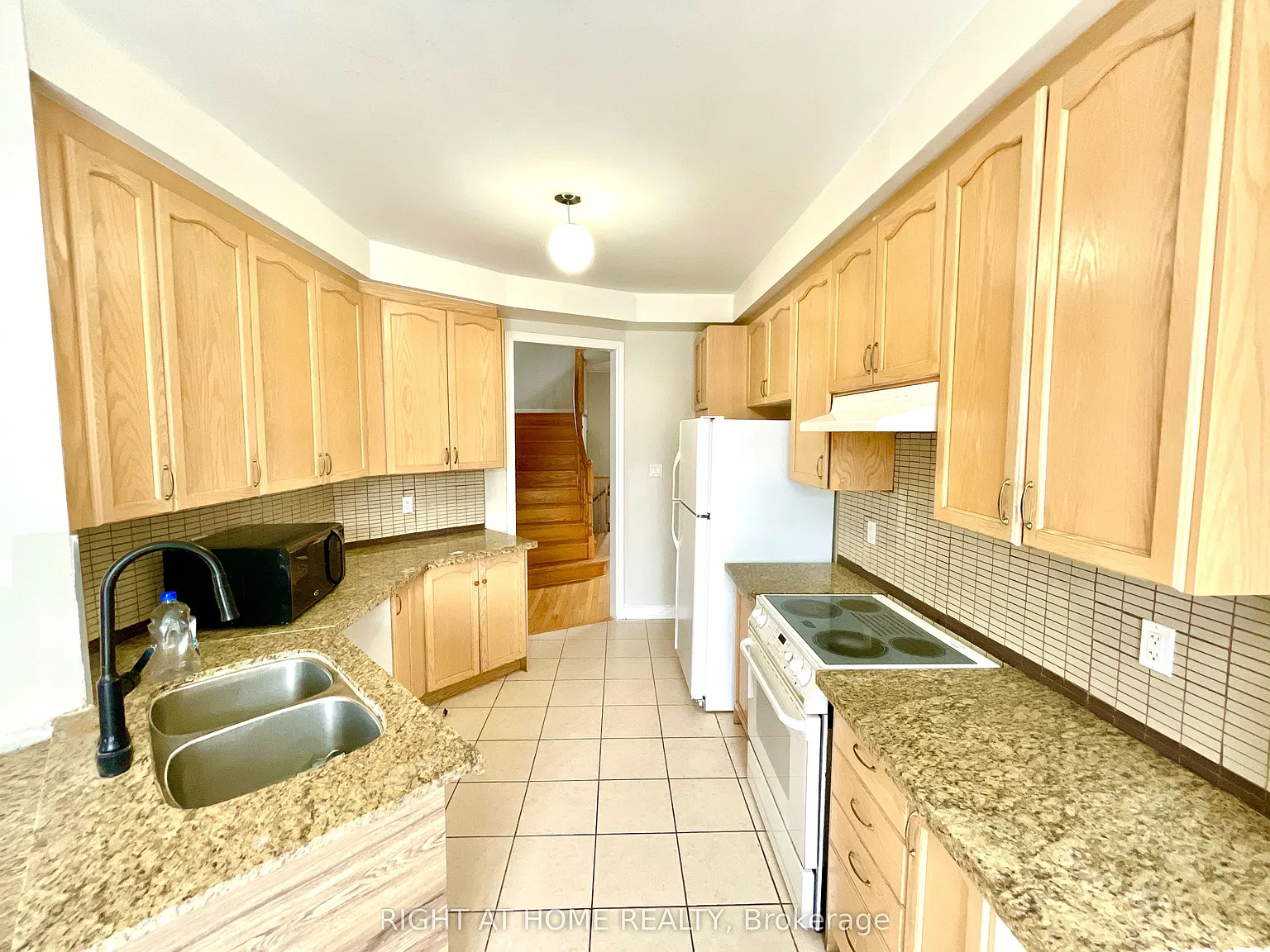 4 bed, $3,300 — Photo 4