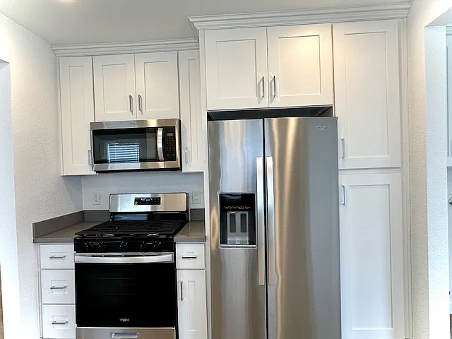 6642 Vineland Ave — Photo 2