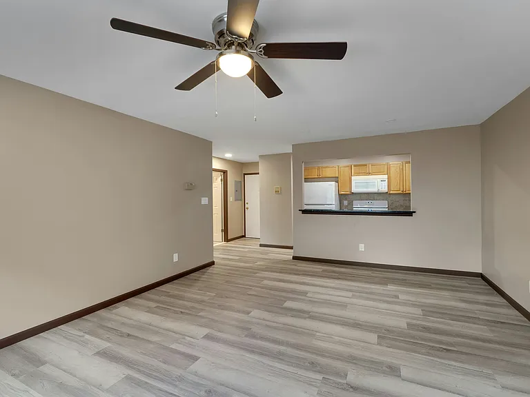 25 Market St #C7 — Photo 2