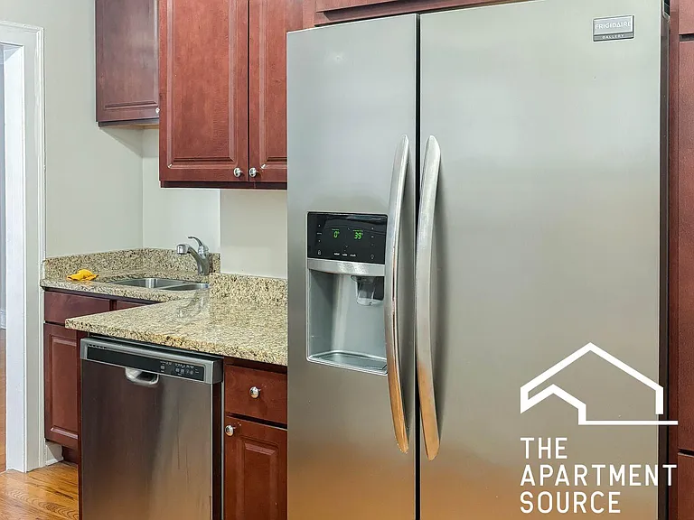 5110 N Wolcott Ave #2 — Photo 3