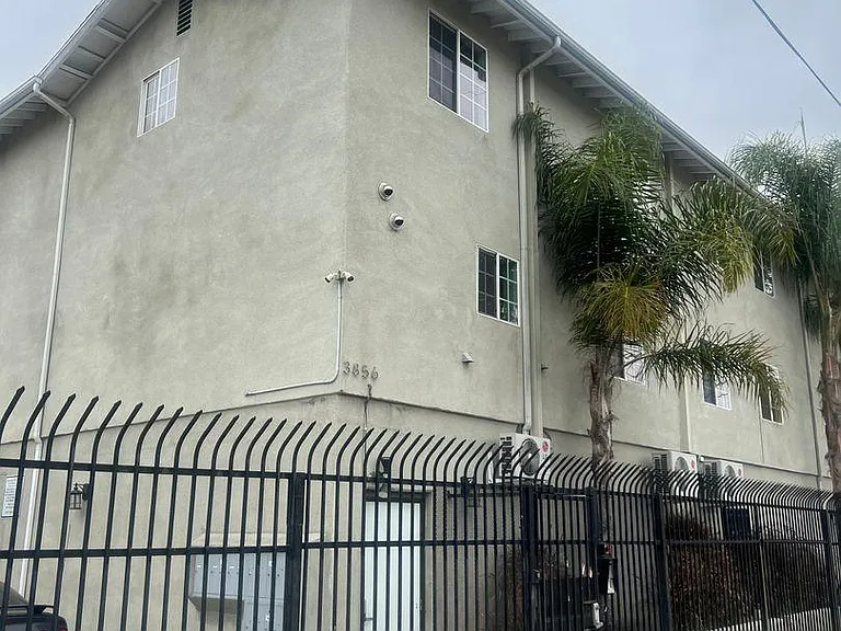 3856 S. Normandie Ave — Photo 16