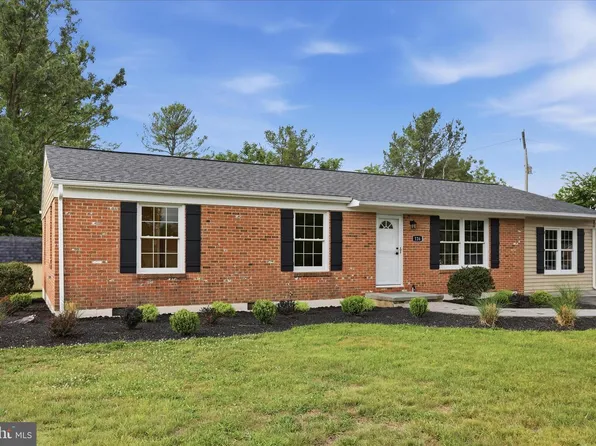 126 Meadowbrook Dr, Stephens City, VA 22655