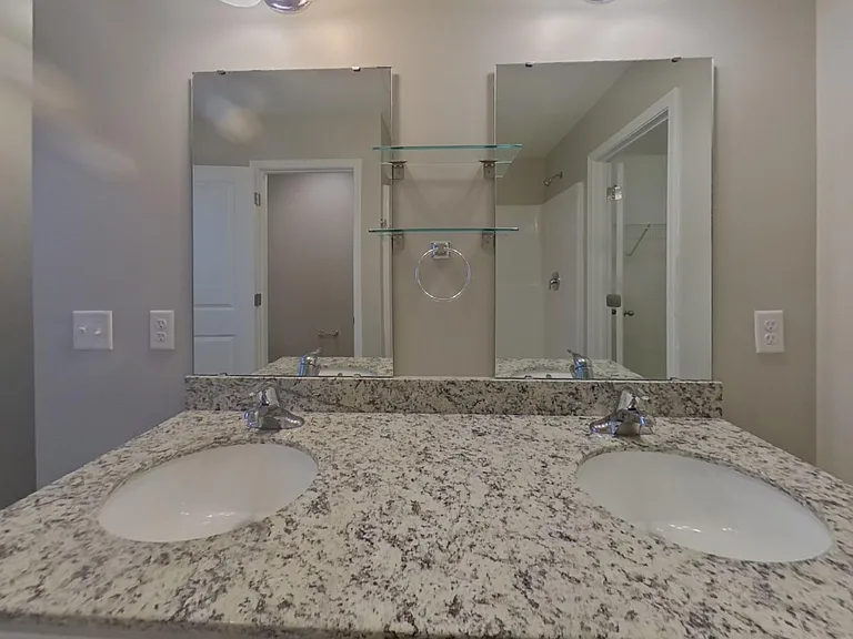 1076 Crescent Moon Loop — Photo 13