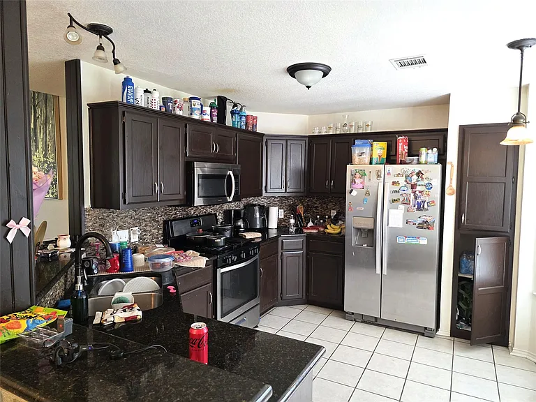 1600 Hollow Tree Blvd — Photo 5