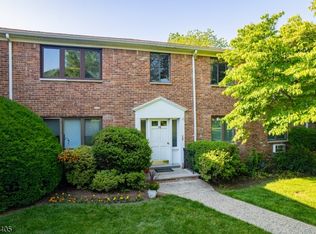 93 Troy Dr APT A, Springfield, NJ 07081