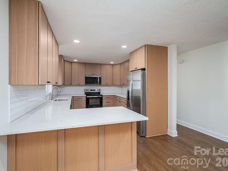 2020 Helen Dr — Photo 12