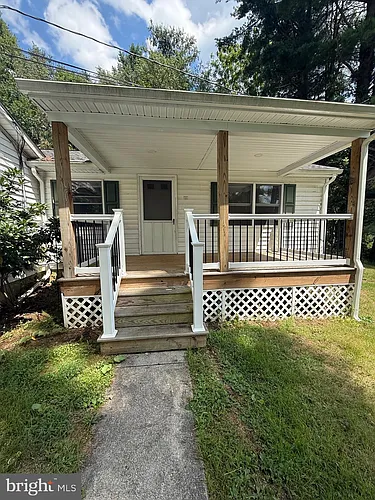 1420 Manor Rd #A Photo 1 1420 Manor Rd #A Photo 1