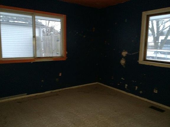 5th image of 125 Circle Dr W