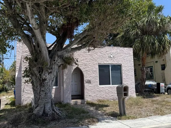 1154 W 25th St, Riviera Beach, FL 33404