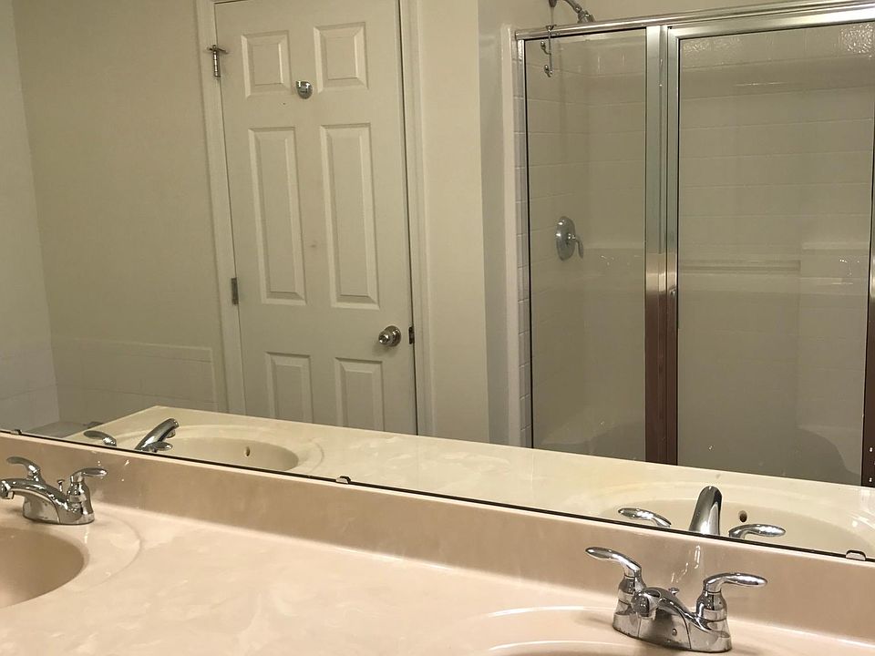 1st image of 302 N Twin Lakes Blvd