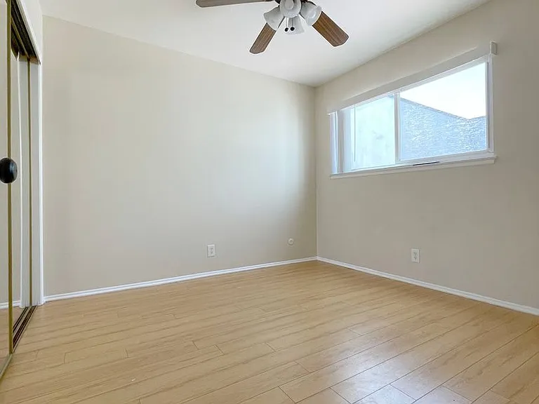2414 Richmond Way — Photo 12