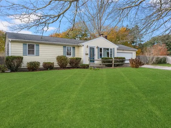 22 Cynthia Dr, North Kingstown, RI 02852