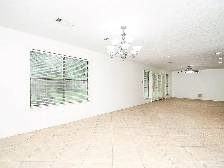 6702 Spring Leaf Dr — Photo 32