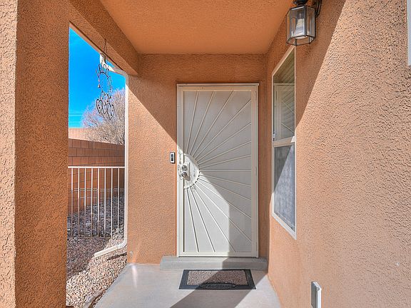 5th image of 1025 Puebla Dr