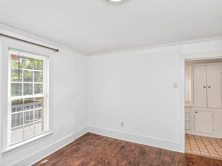 3008 Lakeshore Dr — Photo 17