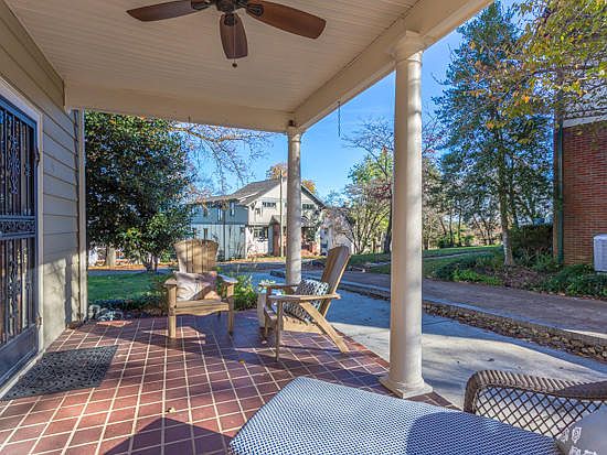 3rd image of 1619 Berkley Cir