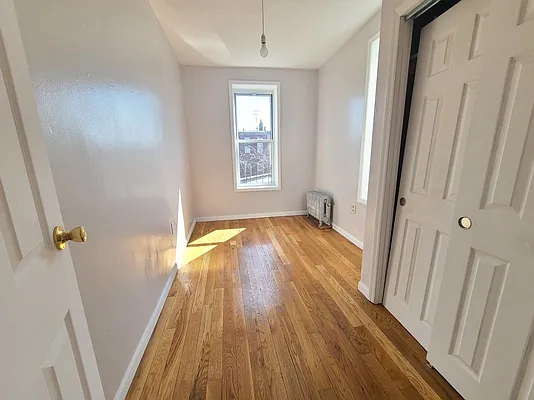 Rented by Cheskel Meisels, LREB | media 7