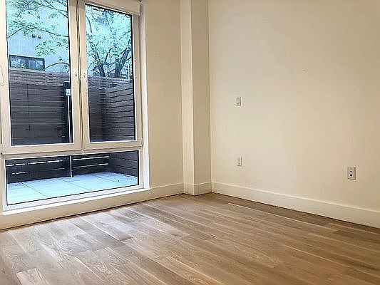 1st image of 961 Willoughby Ave APT 1J