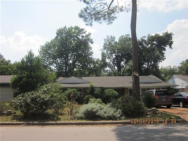 1st image of 912 Ravenwood Dr