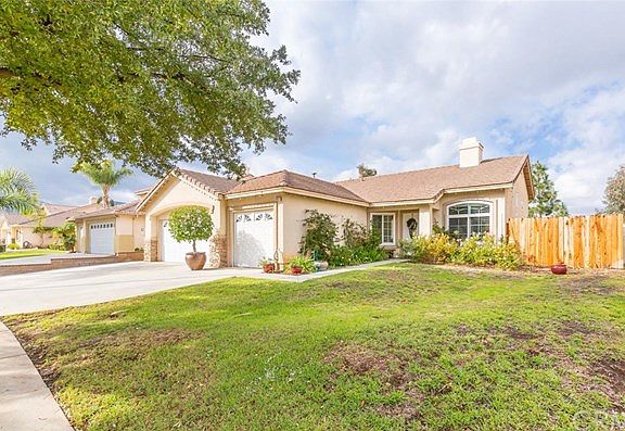 5th image of 807 Donatello Dr