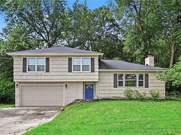 13 NW Englewood Ct, Kansas City, MO 64118