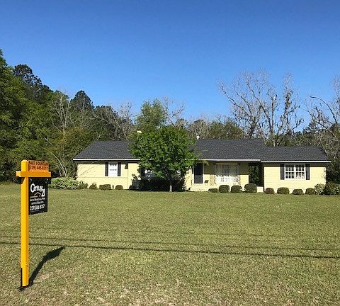 2nd image of 825 S Dogwood Dr