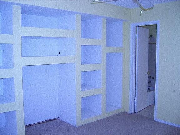 3rd image of 672 Bristol Dr