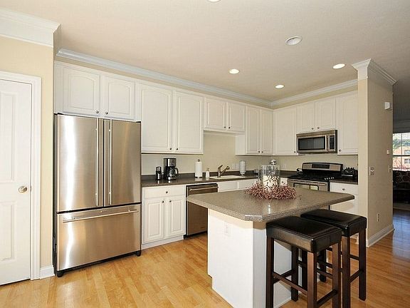 5th image of 8659 N Meridian St