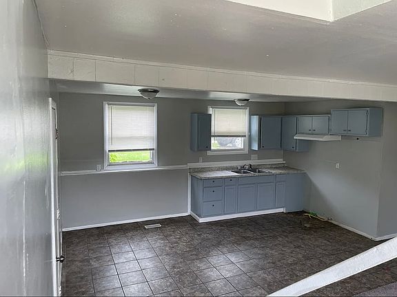 2nd image of 502 Arctic St APT 1