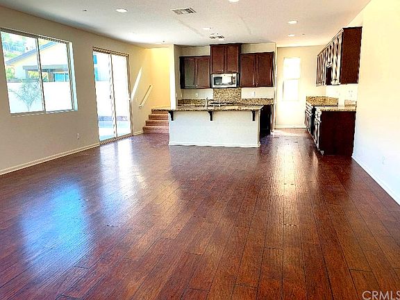 3rd image of 36395 Yarrow Ct