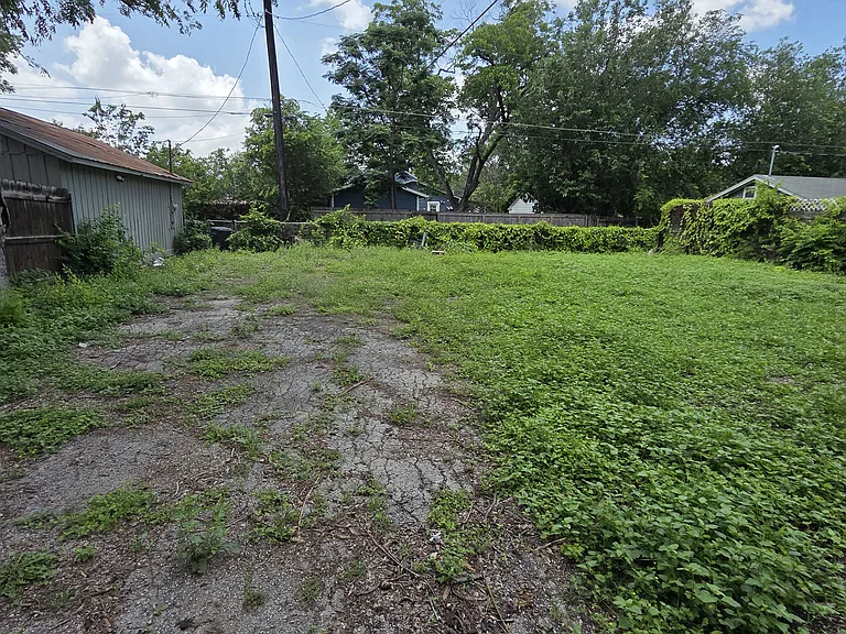 2227 W Huisache Ave — Photo 17