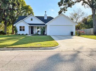 719 Maryland Dr, Athens, TX 75751