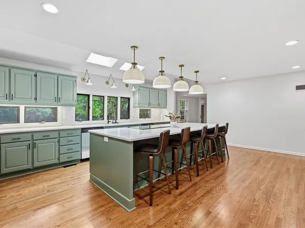 2518 Tomahawk Rd, Mission Hills, KS 66208