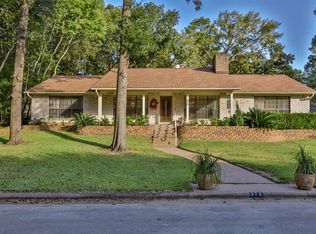 372 Oak Hills Dr, HUNTSVILLE, TX 77340
