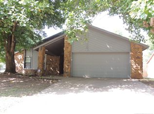 1700 N 26th St, Broken Arrow, OK 74014