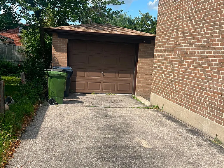 110 Marcella St — Photo 13