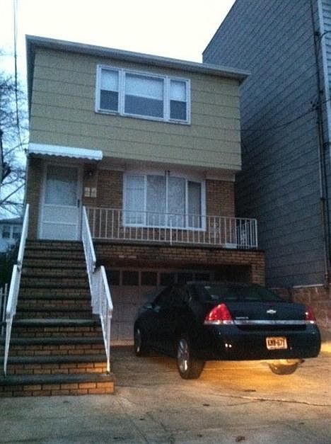 2nd image of 17 Mechanic St