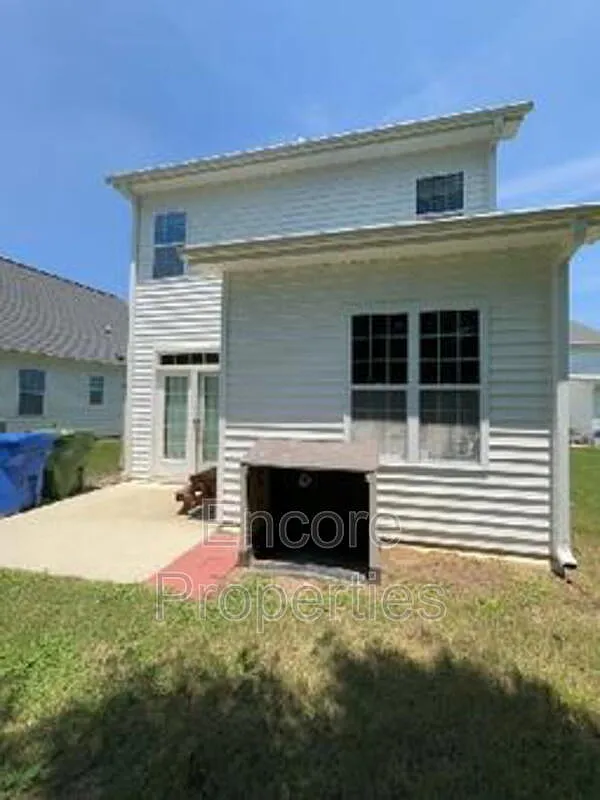 3 bed, 2.5 bath, 1260 sqft, $1,750 — Photo 2