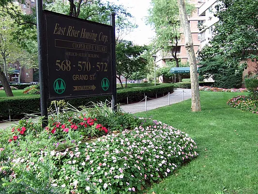 Sold by LoHo Realty | media 1