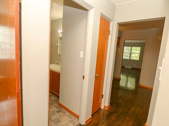 4th image of 214 W Atchison St APT 2