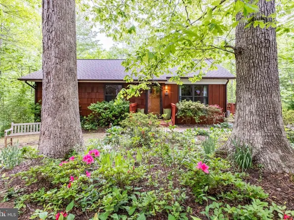 10924 Ravenwood Dr, Manassas, VA 20111