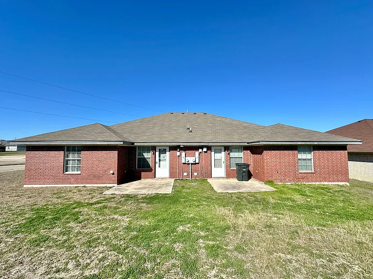 3806 Pecos Dr — Photo 20