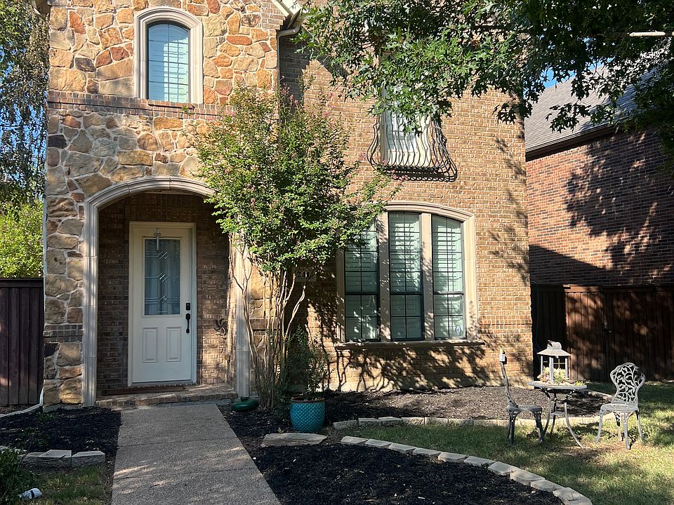 1st image of 241 Carrington Ln
