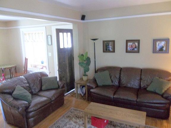 3rd image of 1406 N Wheeler St
