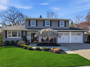 6 Oneonta Court, Centerport, NY